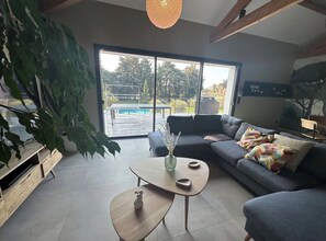 Living area - Renovated country house with swimming pool (L'Isle-sur-la-Sorgue)