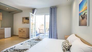 Economy-studio, parveke