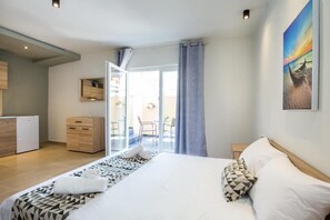 Economy Studio, Balcony | Blackout curtains, iron/ironing board, free WiFi - Studios&Apartments Elisabeta (Limenaria)