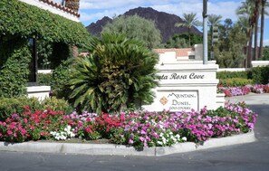 Property grounds - Santa Rosa Cove - SRC68 Lovely Corner Retreat with Mtn Views! (La Quinta)