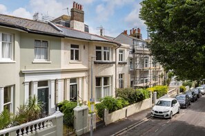 Exterior - Central Brighton 1 Bedroom Apartment (Brighton and Hove)
