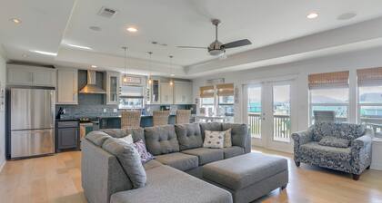 Walk to Shore: Group Getaway in Crystal Beach!
