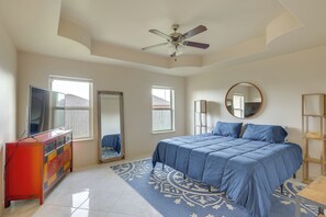 Interior - Easy Living in Brownsville! Home Near Med Center (Brownsville)