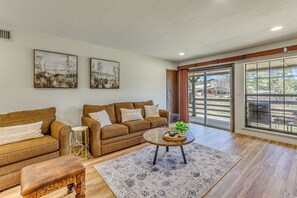 Interior - < 2 Mi to Grindstone Lake & Trails! Mtn-view Condo (Ruidoso)