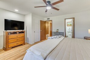 Apartment (2 Bedrooms) | Interior - < 2 Mi to Grindstone Lake & Trails! Mtn-view Condo (Ruidoso)