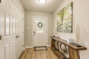 House (3 Bedrooms) | Interior - 'springs Stay Hideaway' Cozy 3BR Home in Denham (Denham Springs)