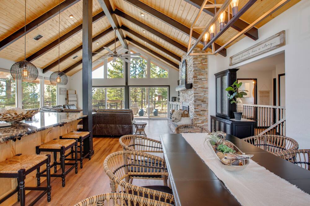 Walk to Heavenly Lifts! Spacious Family Retreat - Genoa, NV