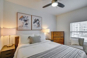 Apartment (1 Bedroom) | Interior - Gateway to Downtown Tacoma! Sleek Couple's Condo (Tacoma)