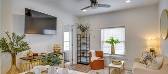 Gateway to Downtown Tacoma! Sleek Couple's Condo