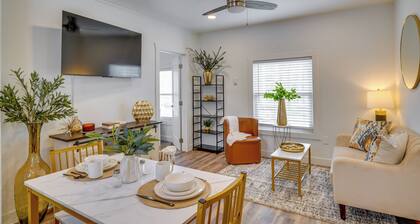 Gateway to Downtown Tacoma! Sleek Couple's Condo