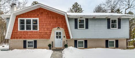 House (3 Bedrooms) | Front of property