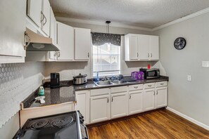 House (3 Bedrooms) | Interior - Country Comforts & River Fun! Gallaway Home (Gallaway)