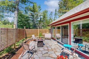 House (2 Bedrooms) | Interior - Secluded 2 BR Cottage w/ Private W/d, Wifi & Patio (Hancock)