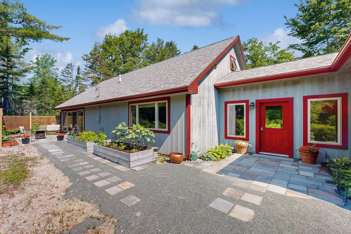 House (2 Bedrooms) | Front of property