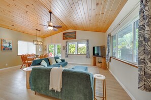 Interior - Lush Puna Coast Escape! Spacious Home w/ Pool (Keaau)