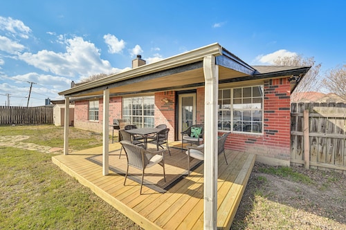 10 Mi to Fort Hood: Family Home w/ Backyard