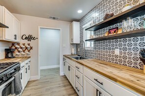 Interior - Pet-friendly Rental, Fenced Yard in Rancho Cordova (Rancho Cordova)