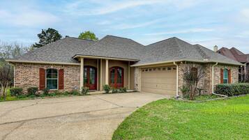 House (3 Bedrooms) | Front of property