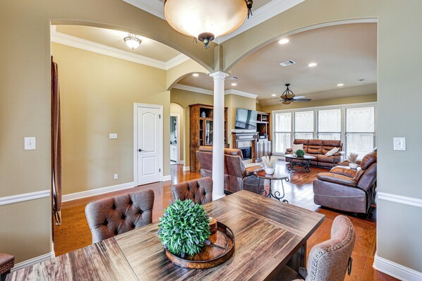 House (3 Bedrooms) | Interior