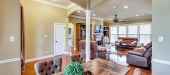 Peaceful Shreveport Retreat w/ Deck + Yard!