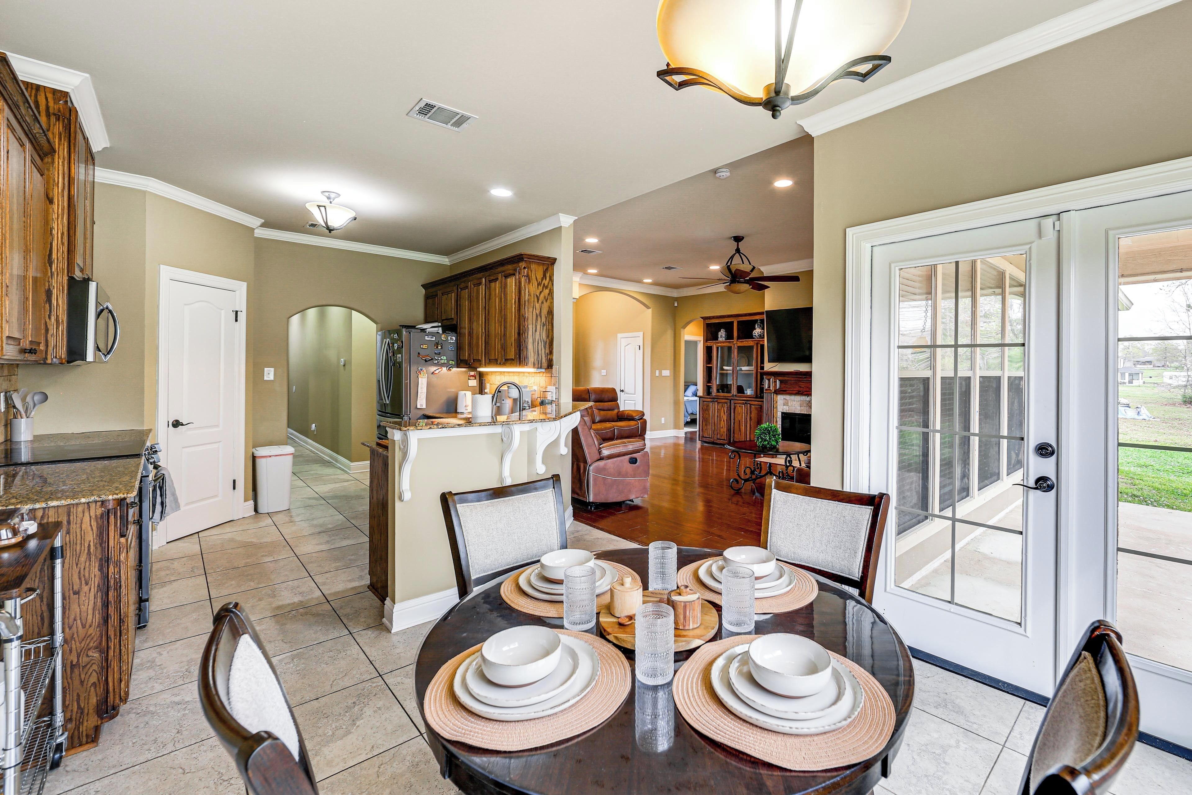 House (3 Bedrooms) | Interior