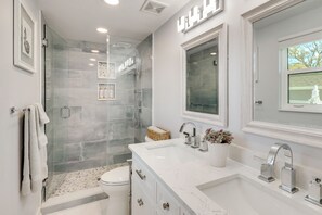 Interior - 7 Mi to Indian Rocks Beach: Breezy Family Retreat! (Largo)