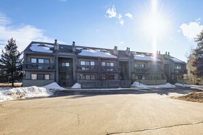 Interior - Shuttle to Winter Park Resort: Mtn-view Condo! (Fraser)