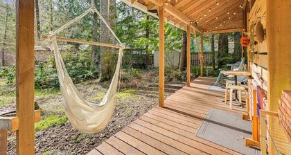 5 Mi to Mt Rainier Park: Unique & Rustic Getaway