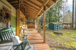 House (2 Bedrooms) | Interior - 5 Mi to Mt Rainier Park: Unique & Rustic Getaway (Ashford)