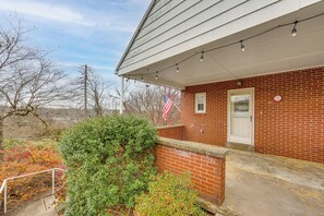 Interior - Family Friendly! Turtle Creek Escape w/ Ping-pong (Turtle Creek)