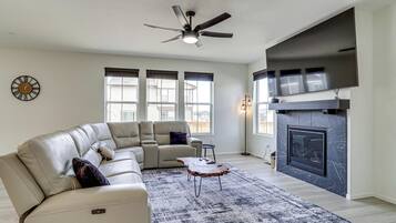 House (4 Bedrooms) | Interior