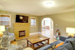 House (2 Bedrooms) | Front of property - 2 Mi to Downtown! Charming Home in Pensacola (Pensacola)