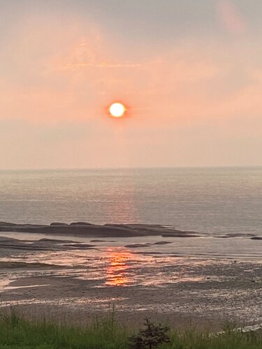 See the worlds highest tides and stay in this splendid 2 bedroom cottage