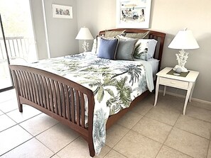 Room - 2 Bedroom Condo On The Water in gated Marina and Golf Course Community (Punta Gorda)