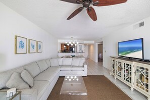 TV - Summerchase 305 by Liquid Life (Orange Beach)