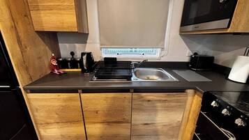 Mobile Home, 3 Bedrooms | Interior