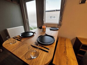 Dining - Nomad Nest - Holiday Park Caravan (Birchington)