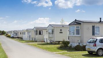 Mobile Home, 3 Bedrooms | Exterior