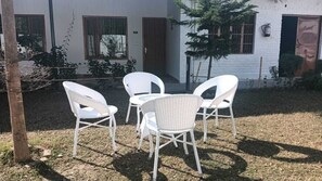 Terrace/patio - The Evergreen Hotel (Ramnagar)