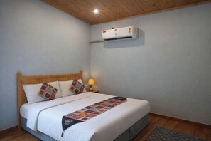 Superior Room - The Evergreen Hotel (Ramnagar)