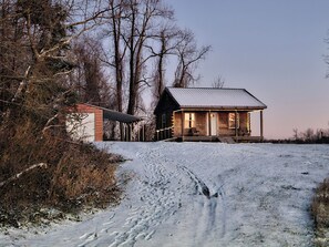 Exterior - Adorable couples retreat in Frenchburg with easy access to the Red River Gorge (Frenchburg)