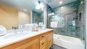 Condo, 4 Bedrooms | Bathroom - Chateau Sans Nom #35 4 Bedroom Condo (Mammoth Lakes)