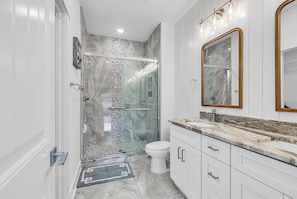 Bathroom - Egret's Edge-3BR, 2B, garage and pool (Murrells Inlet)