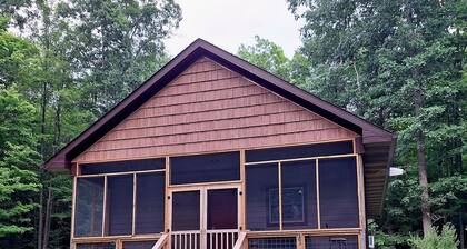 Perfect 2-bedroom house in Evart for a secluded relaxing getaway!