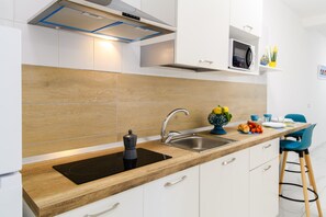 Fridge, microwave, coffee/tea maker, electric kettle - Iris Flat (Massa Lubrense)