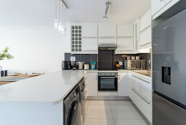 Private kitchen - The Waterclub Luxe Beach Home (Cape Town)