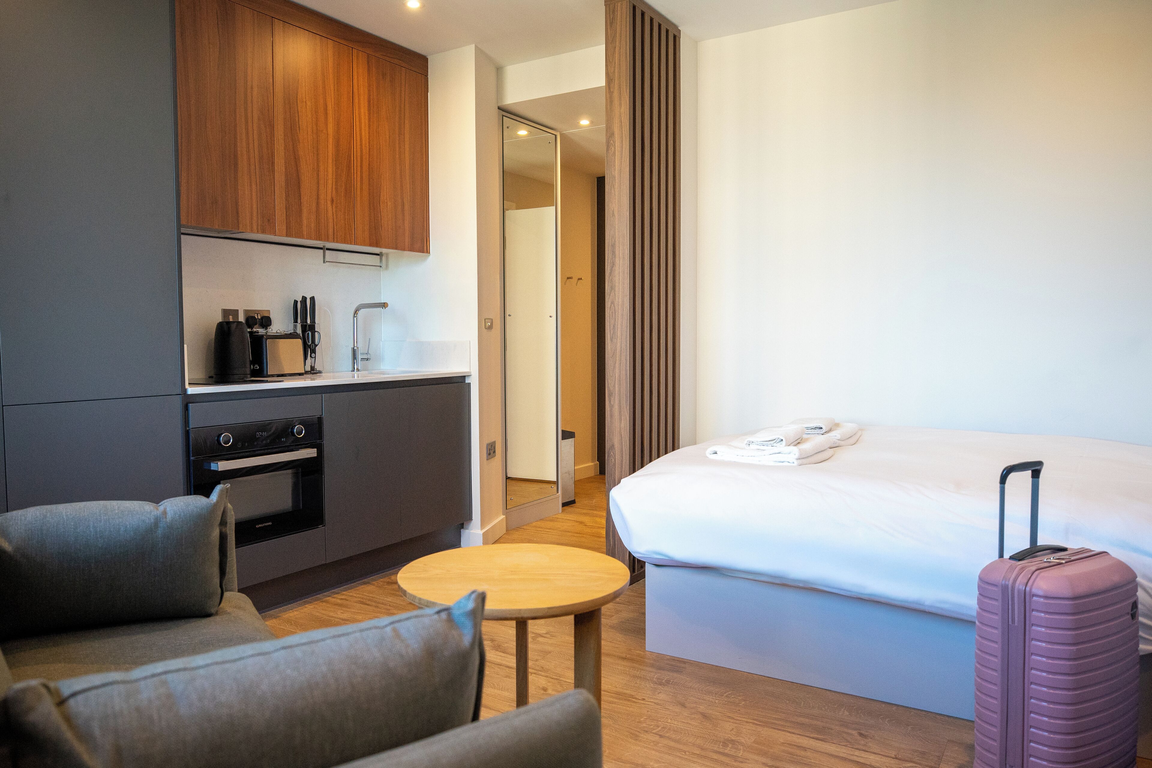 Studio Suite | Free WiFi
