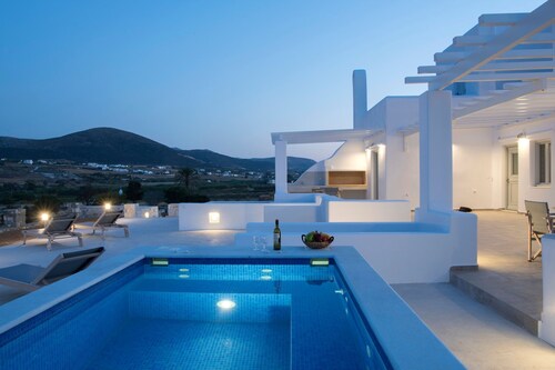Happy  2-Bedroom sea view House, pool/jacuzzi!