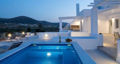 Happy 2-Bedroom sea view House, pool/jacuzzi!