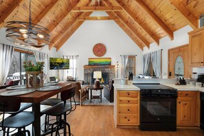 Dining - Wanderers Den - Big Canoe,GA (Big Canoe)